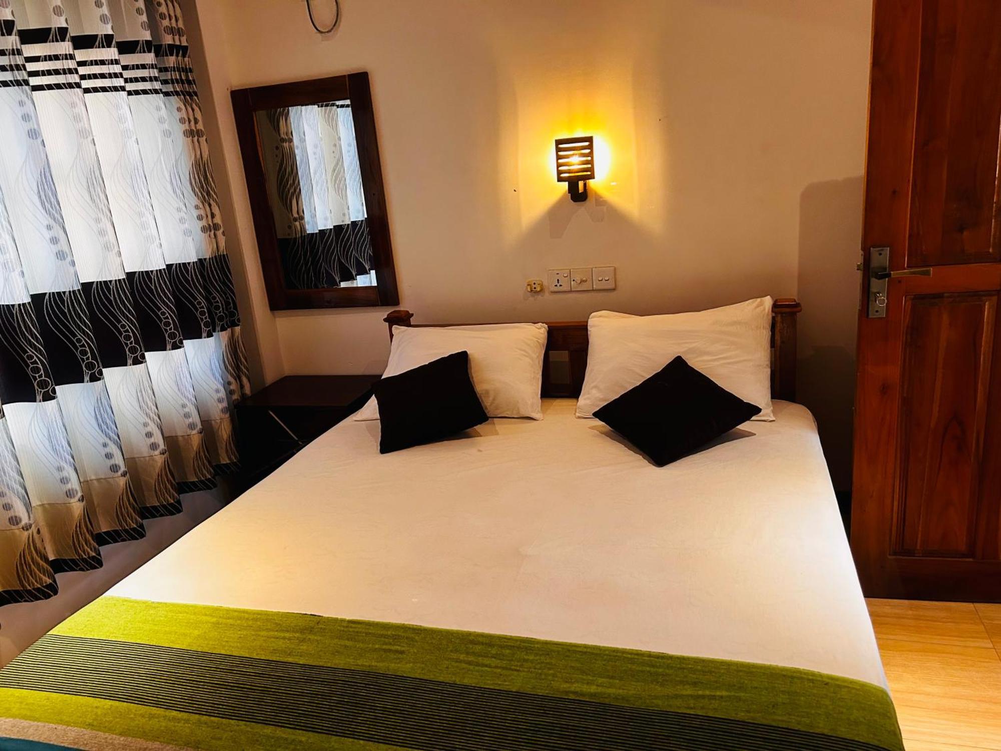 Pearl Bungalow ตรินโคมาลี ภายนอก รูปภาพ