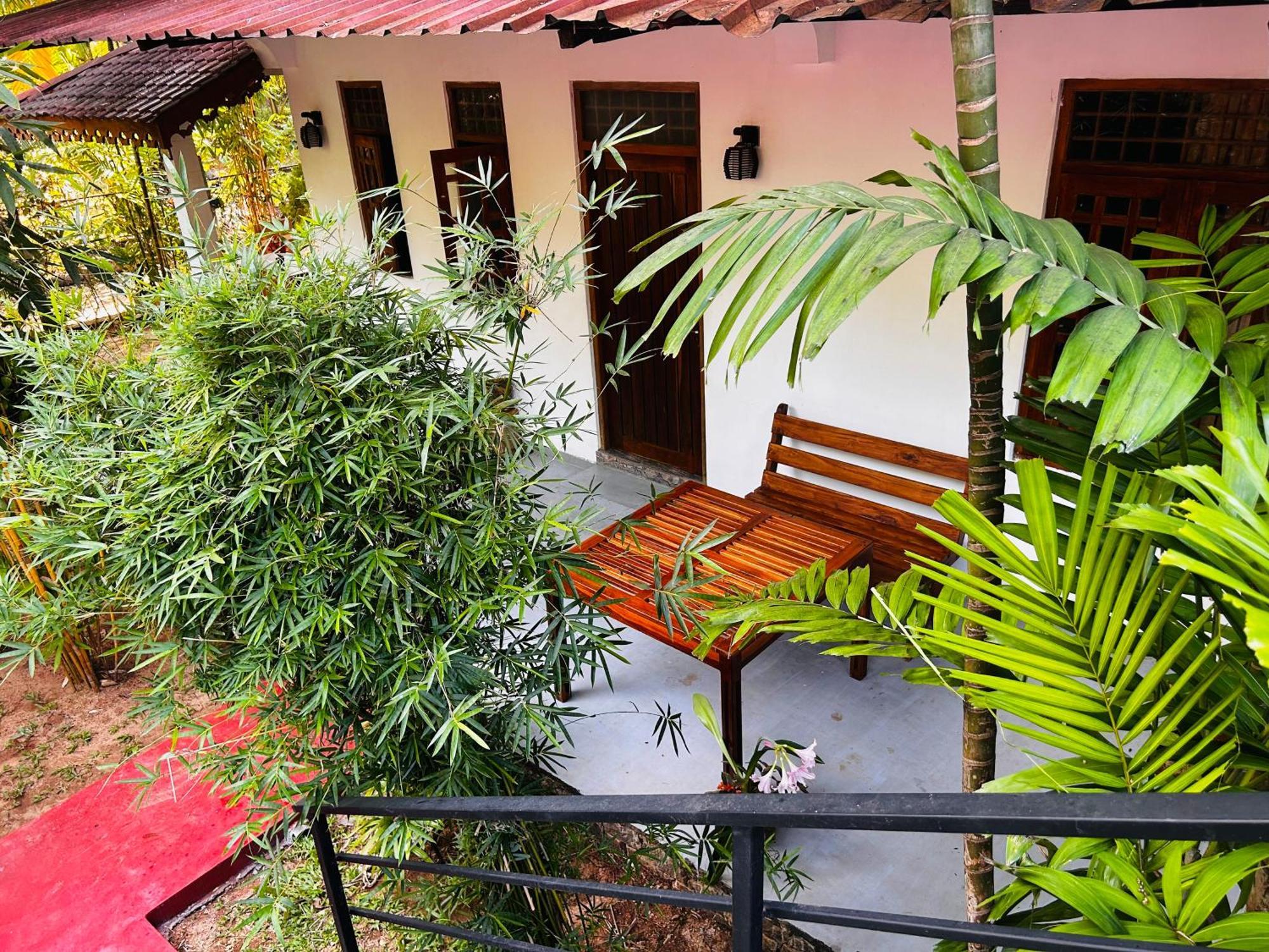 Pearl Bungalow ตรินโคมาลี ภายนอก รูปภาพ